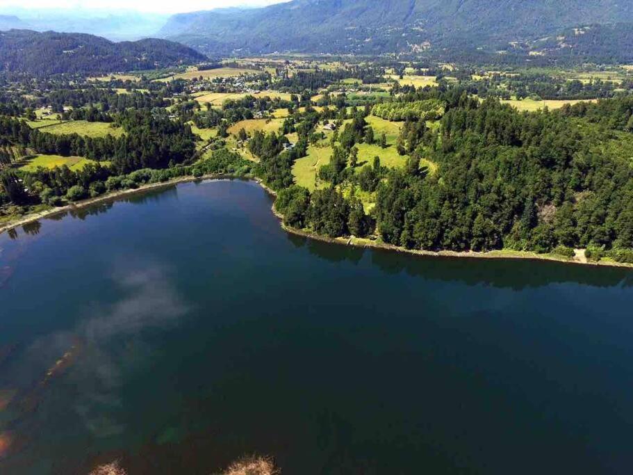 Casa Familiar A Orilla De Laguna Casa de férias Pucón